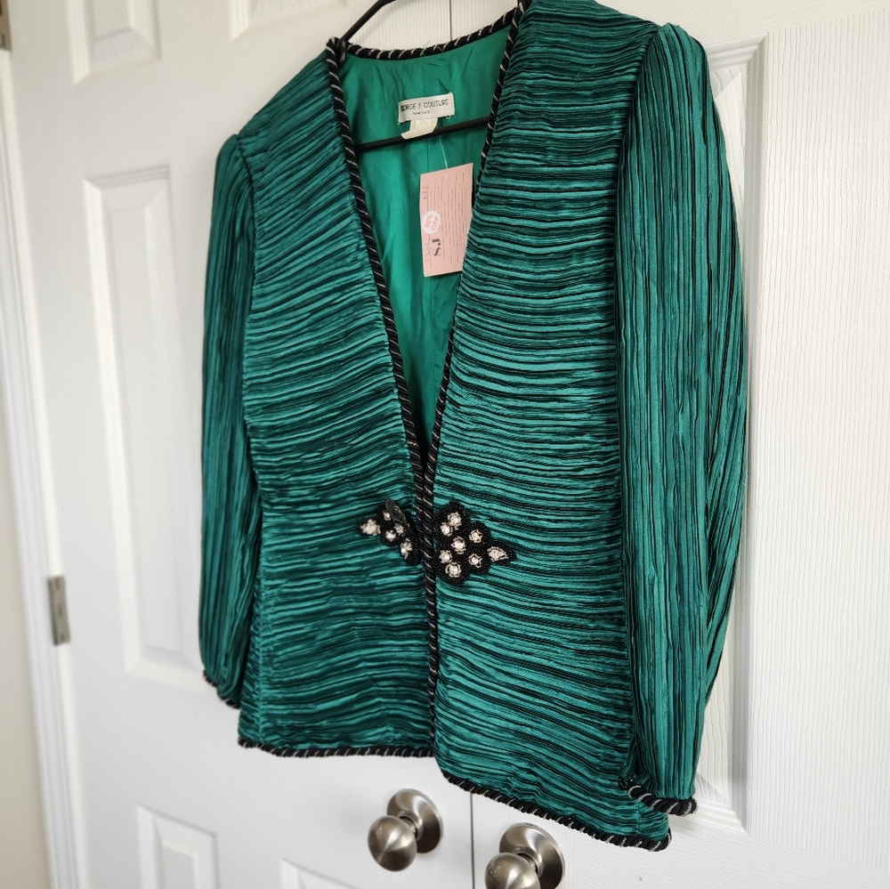 Vintage Green Pleated Jacket with Embellished Closure